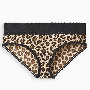 ✨NWT✨Final Price Torrid Mid-rise Hipster Lace Trim Lattice back Panty